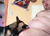 Gordo fazendo sexo com dog de estimação